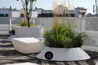 Modern large outdoor plant pot - Design Sund
